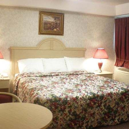 Red Carpet Inn & Suites Hammonton Nj Route-30E Exterior photo